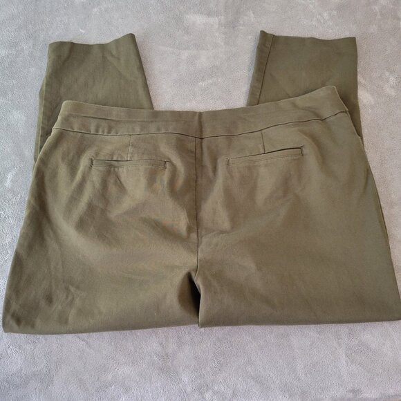 Croft Barrow Women Pants 22W Plus Effortless Stretch Pull On Crop Green SL94E - Picture 5 of 10